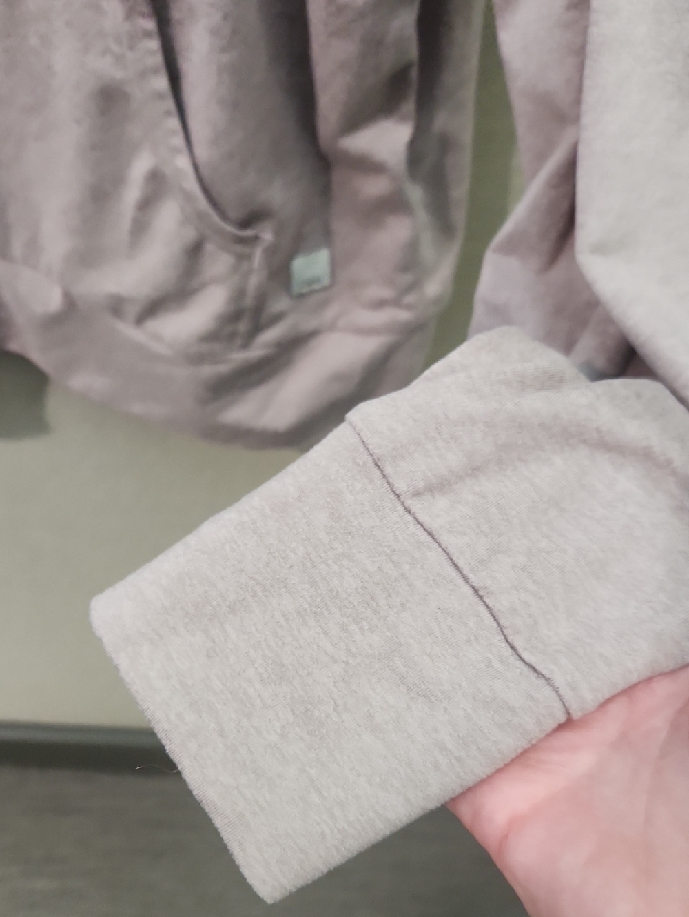 Vuori Halo Performance Hoodie 2.0 - Picture 5 of 15